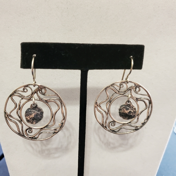 ⬇️Silpada 925 Silver Swirl Disc Dangle Earrings Vintage RARE ⬇️ - Picture 2 of 10